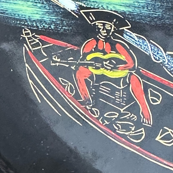 Nassau and Bahamas Lacquered Trays - Picture 14 of 15